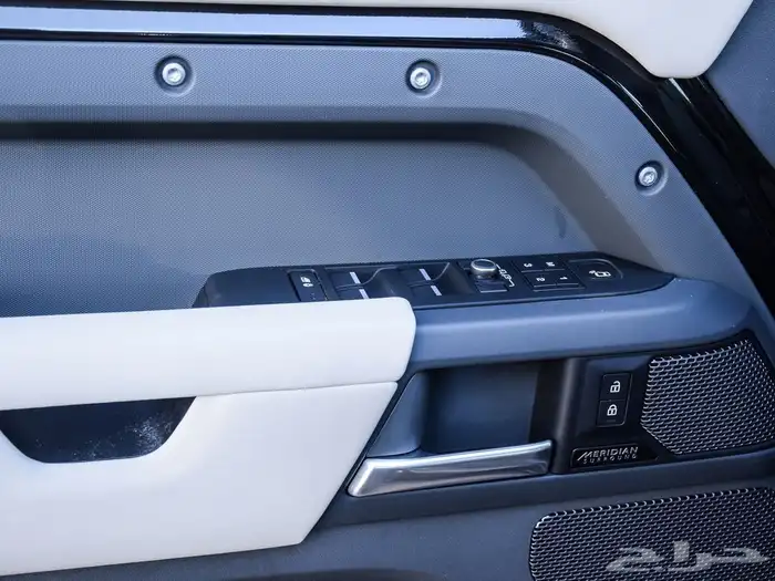لاند روفر ديفندر Land Rover Defender X-Dynamic SE موديل 2023 16