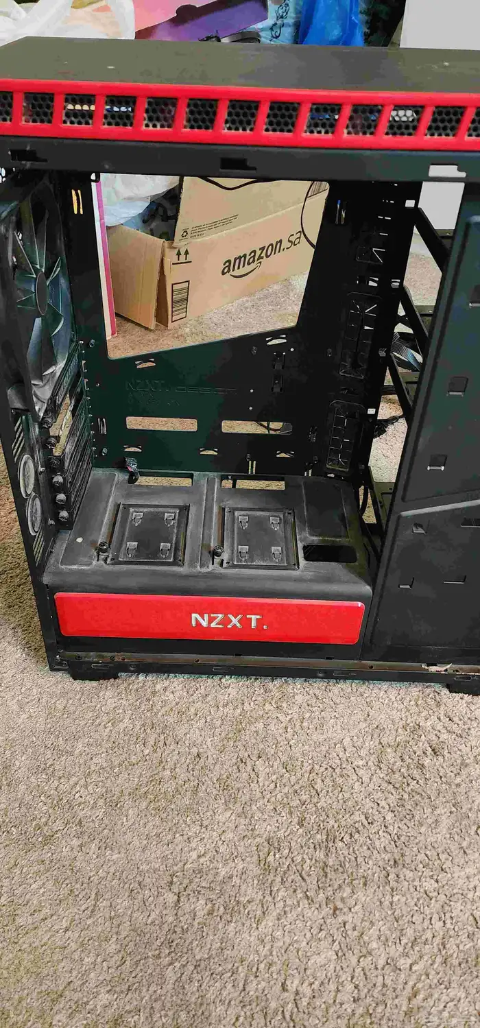 قطع PC كمبيوتر مستعمل معالج رايزن5600x مذربورد كرت رامات كيس 11