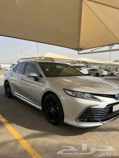 كامري هايبرد GLE X الاصدار الخاص ال 40 عام 2