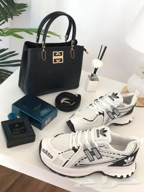 شنطه ماركة فندي مع شوز وعطر شامل التوصيل والشحن 3