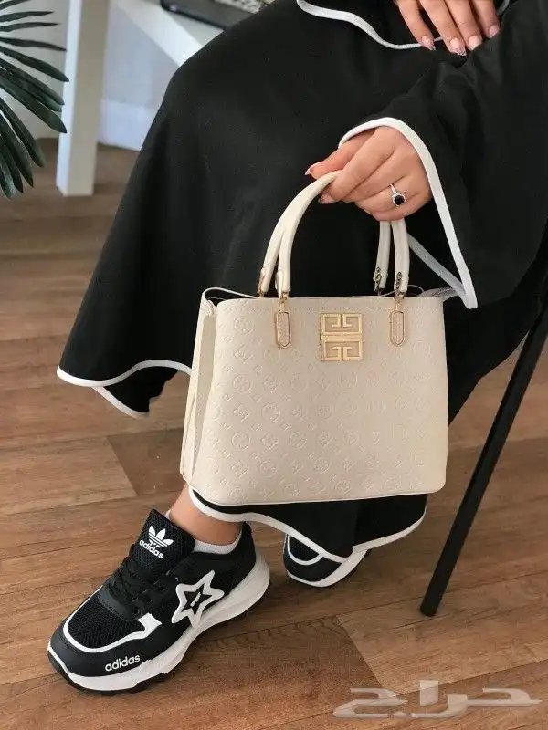 شنطه ماركة فندي مع شوز وعطر شامل التوصيل والشحن 0