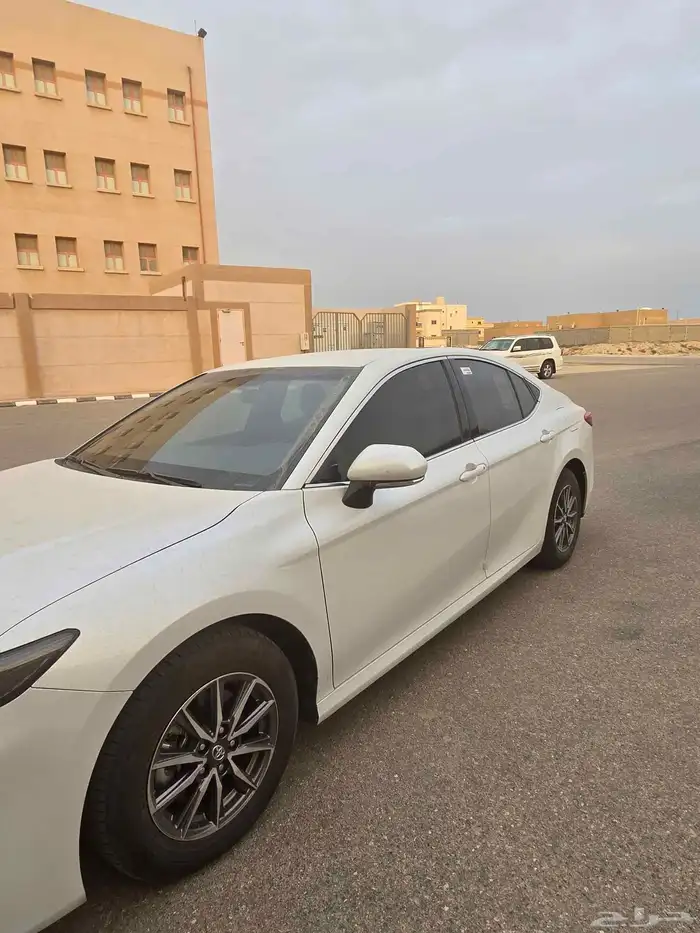 تويوتا كامري ماشي 6000 الاف فقط بدي وكالة 3