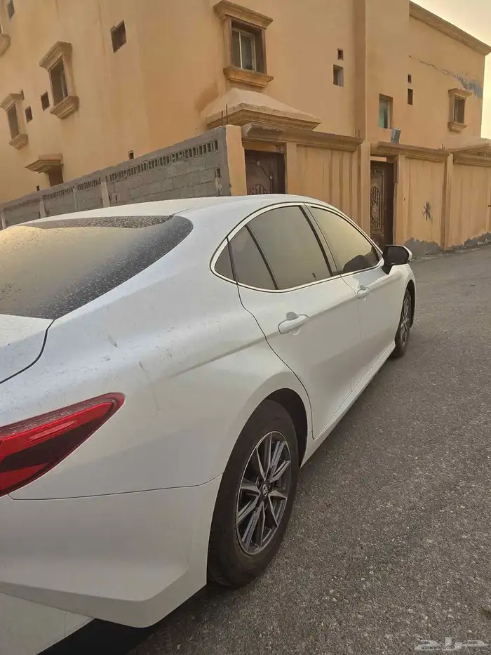 تويوتا كامري ماشي 6000 الاف فقط بدي وكالة 4