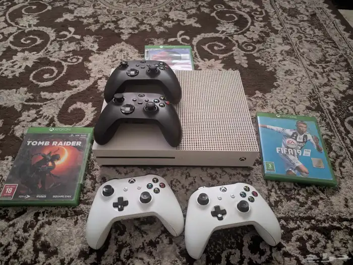 أكس بوكس و 4 درعات و 3 ألعاب سي دي 0