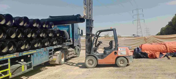 لتاجير المعدات الثقيله و روافع شوكيه التواصل 8