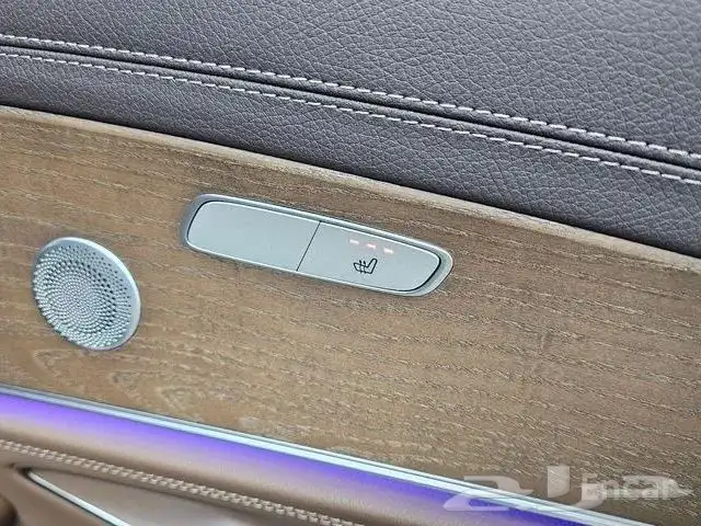 مرسيدس E300 4MATIC 2020 19