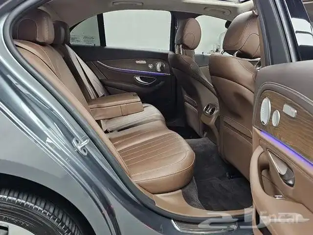 مرسيدس E300 4MATIC 2020 18
