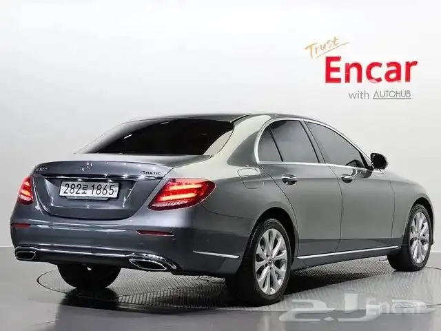 مرسيدس E300 4MATIC 2020 3