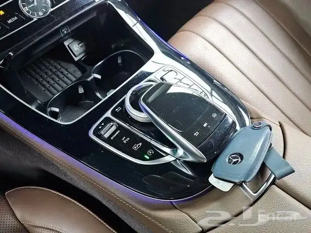 مرسيدس E300 4MATIC 2020 11