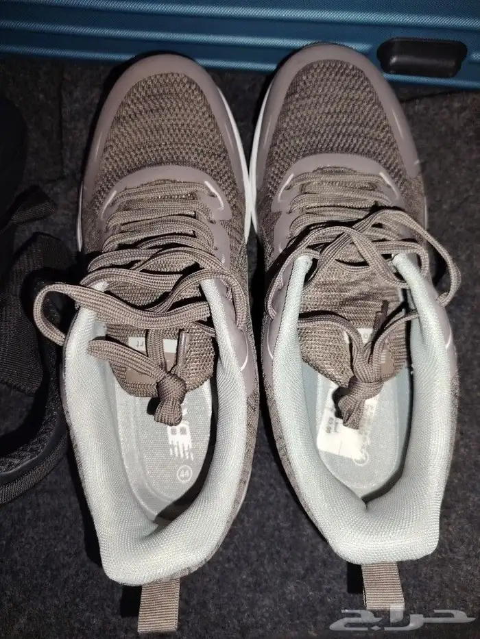 حذاء للبيع 0