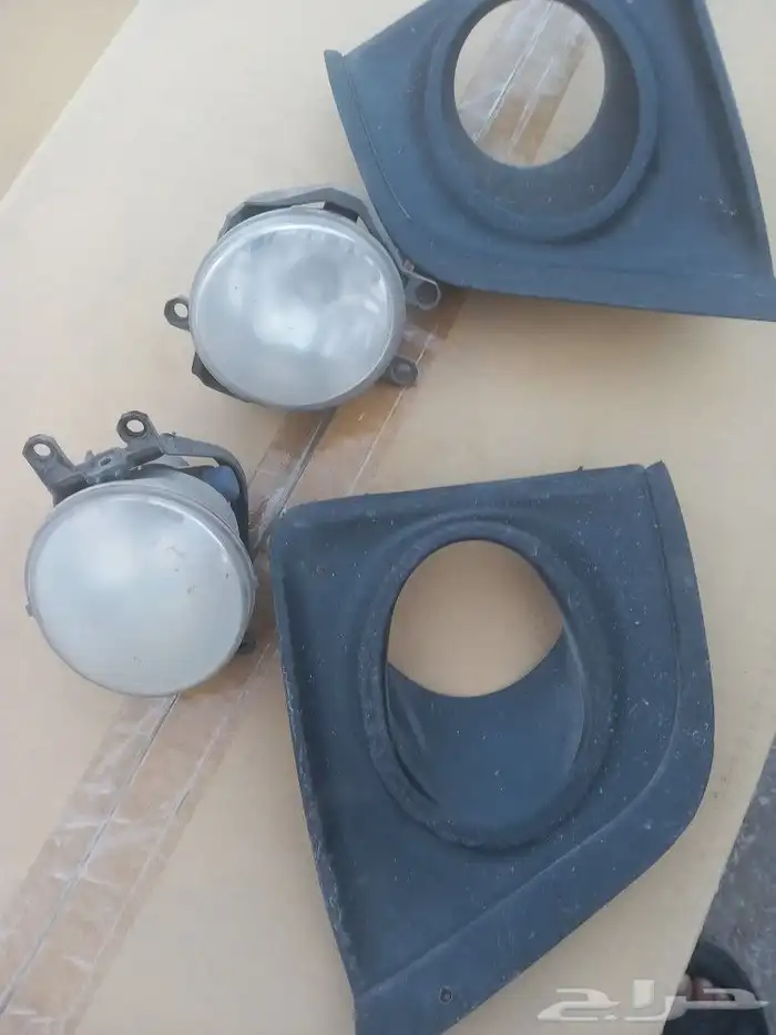 كشافات كرولا سليمه تحتاج تلميع فقط اصلية وكاله 0