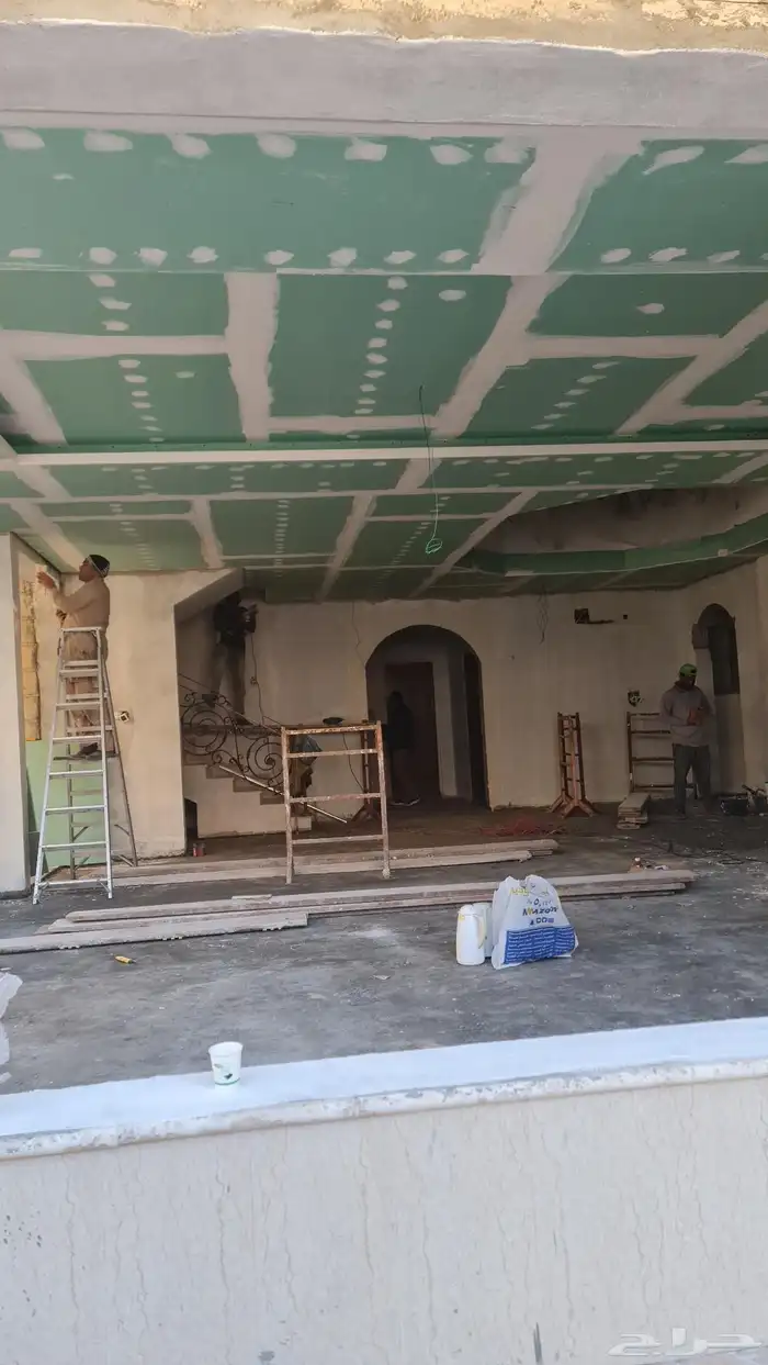 جميع انواع الديكورات والاصباغ الداخلية والخارجيه 0