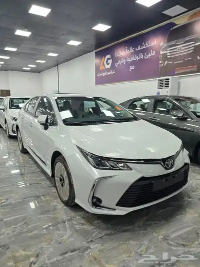 تويوتا كورولا 2.0 XLI فتحة 2025 ابيض 2