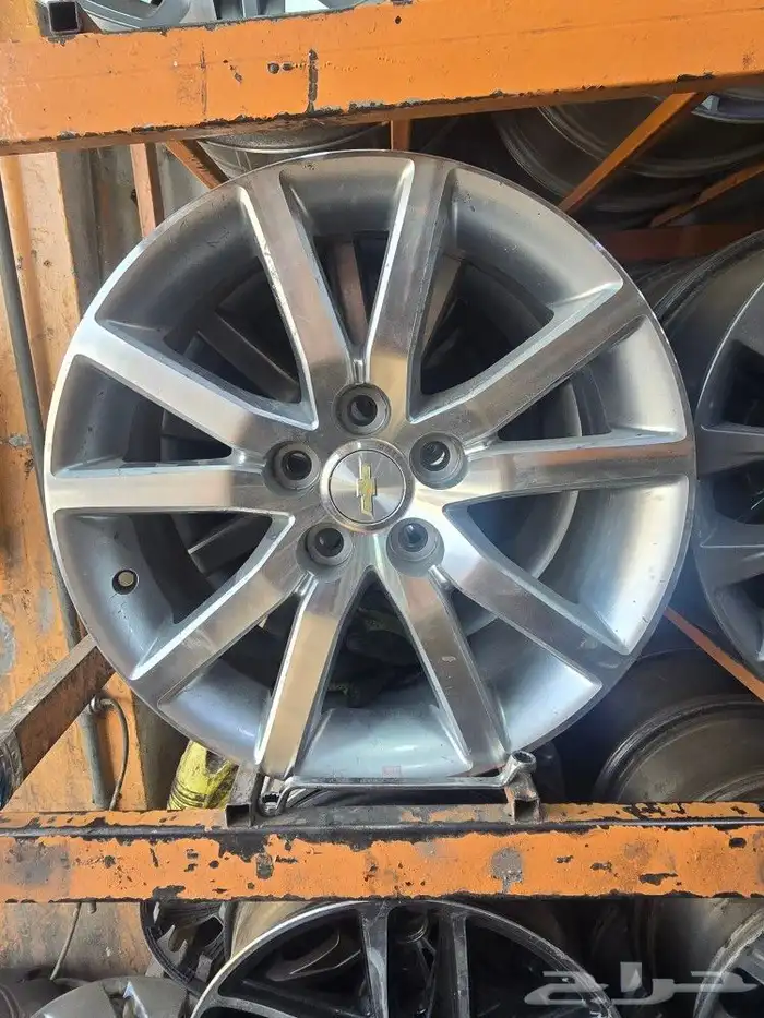 السلام عليكم يوجد لدينا جنوط كابرس مقاس 18 0