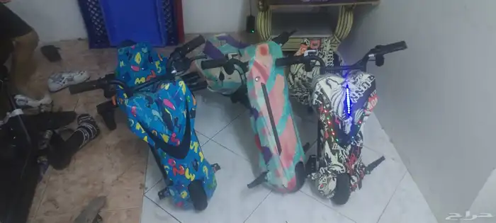 للبيع عدد 3اسكوتر. 1اسكوتر كبير كرسي متحرك دراجة اطفال 0