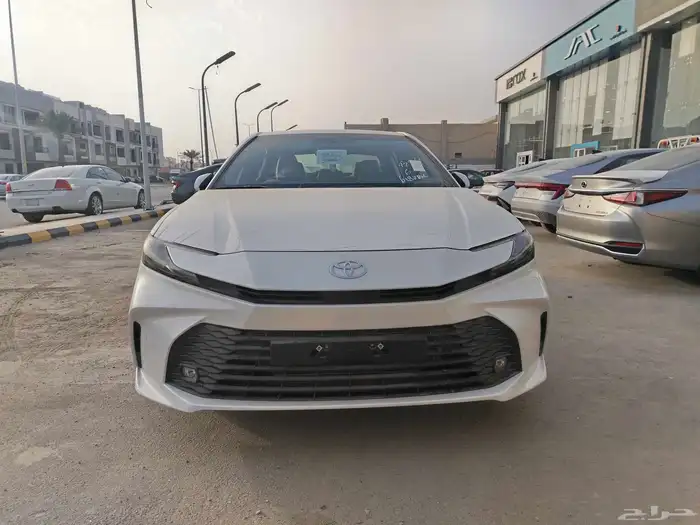 تويوتا كامري E ستاندر 2025 2