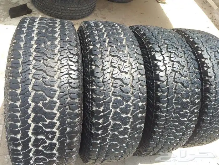 كفرات كومهو حجري مقاس 285 70 17 نضيف تاريخ 21 1