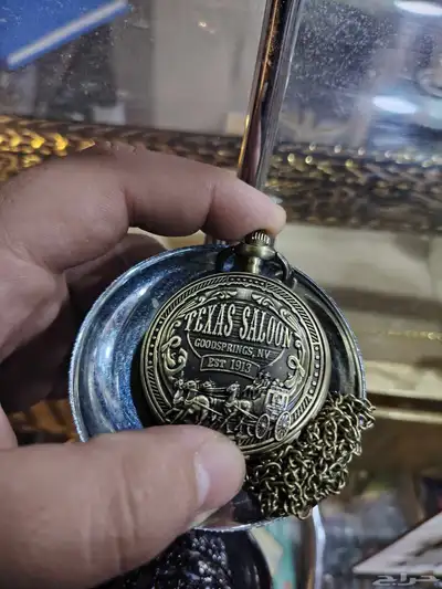 ميداليات متنوعة سيوف وبندقيات وتمر وسعات 14