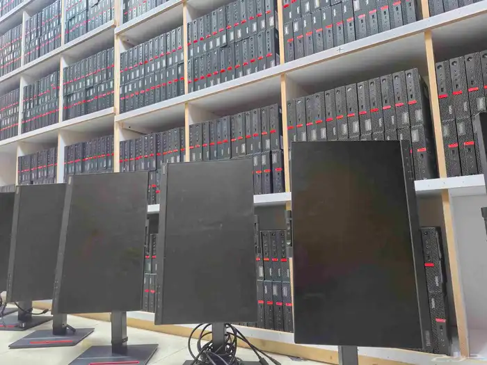 Lenovo i7 generation 8 M920َQ Micro 1
