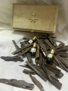 أدهان عود ب انواعها وخلطات عنبر ومسك وياسمين وورد وزعفران 9