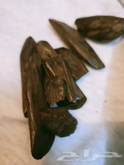 أدهان عود ب انواعها وخلطات عنبر ومسك وياسمين وورد وزعفران 12