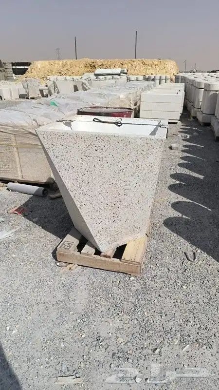 حواجز خرسانيه وزينة حدائق مناهيل مصدات قواعد اناره 2