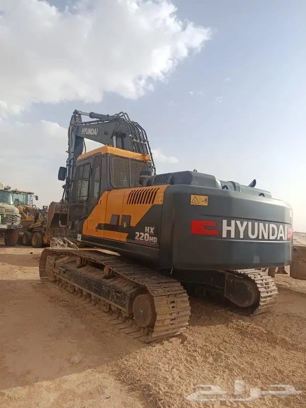 معدات للايجار اليومي والشهري والسنوي حفر ردم قطع 2