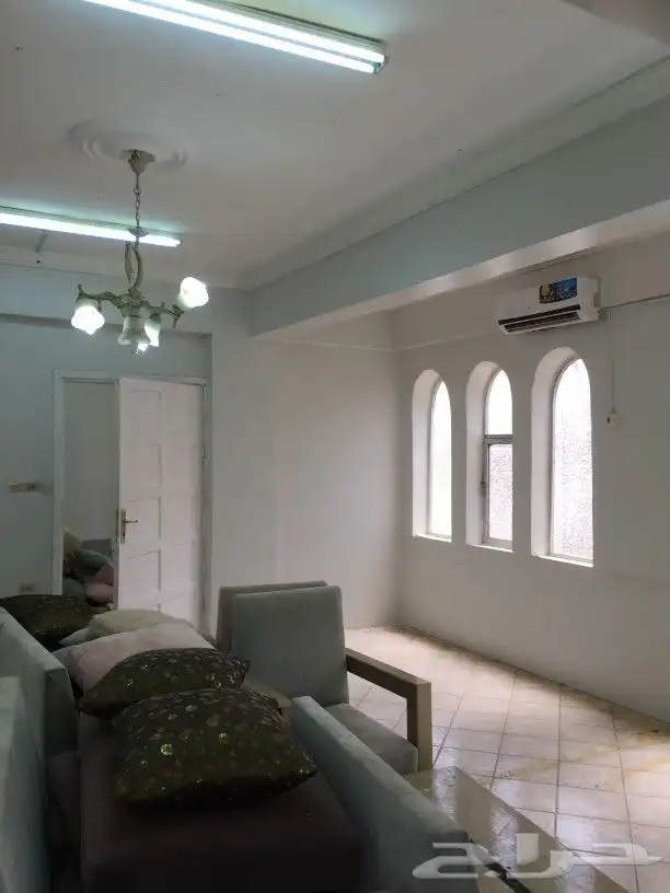 معلم دهانات  تشطيب شقق و غرف و ابواب 3