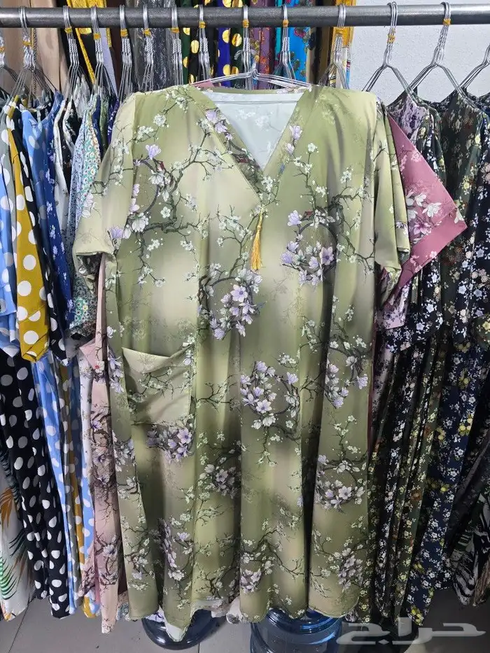 ملابس نسائي وبناتي 20