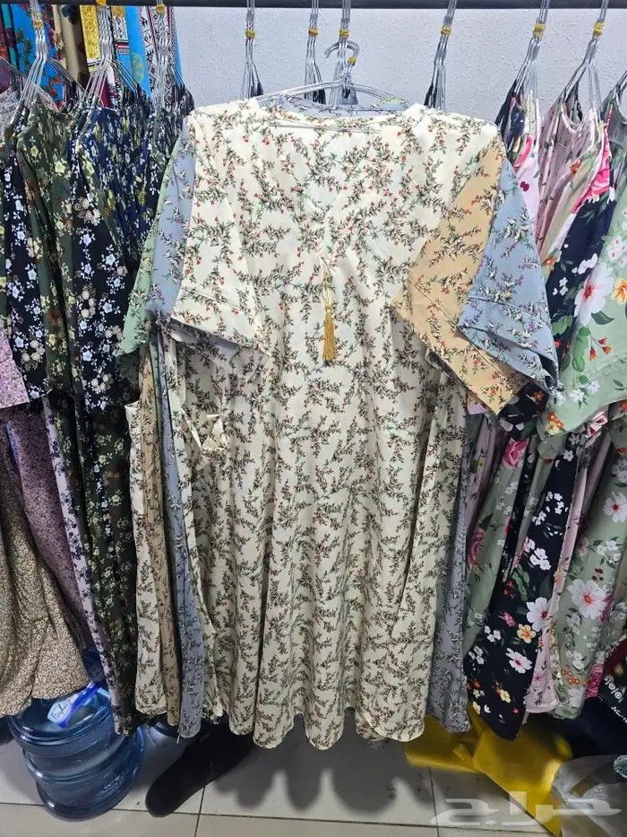 ملابس نسائي وبناتي 24
