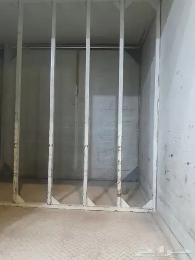 صندوق دينا بحاله ممتازه للبيع الجبيل لتواصل 3