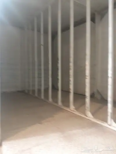 صندوق دينا بحاله ممتازه للبيع الجبيل لتواصل 4