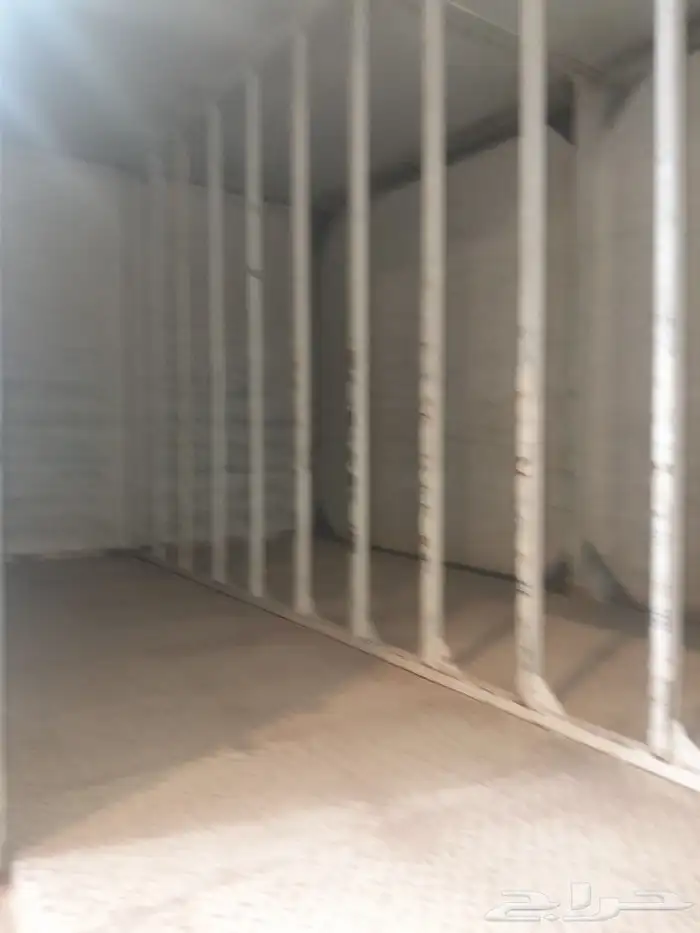 صندوق دينا بحاله ممتازه للبيع الجبيل لتواصل 4