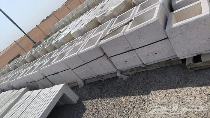 حواجز خرسانيه وزينة حدائق مناهيل مصدات قواعد اناره 3