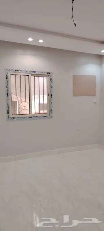 شقه للايجار الحمدانيه عدد 2 من 3 غرف عدد 2 من خمس غرف 7