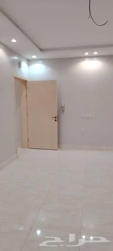 شقه للايجار الحمدانيه عدد 2 من 3 غرف عدد 2 من خمس غرف 4