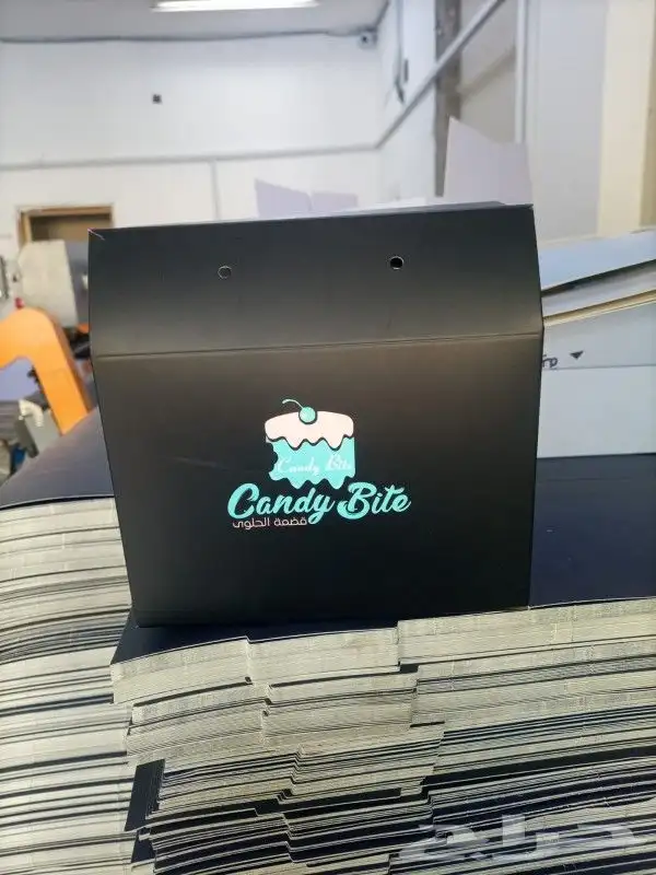 مطبعة للطباعة بوكسات أكياس أكواب بكج عباية علب عود أختام 6