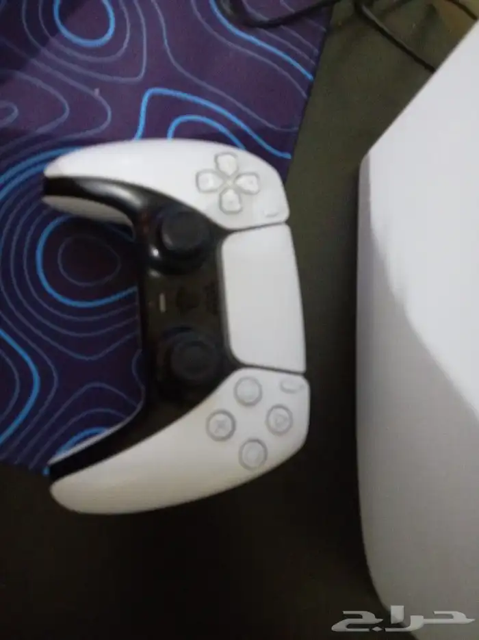 أعرض لكم PS5 سلم ون 1مع يد PS5مع جميع اسلاكه PS5 تدعم 120FPS 1