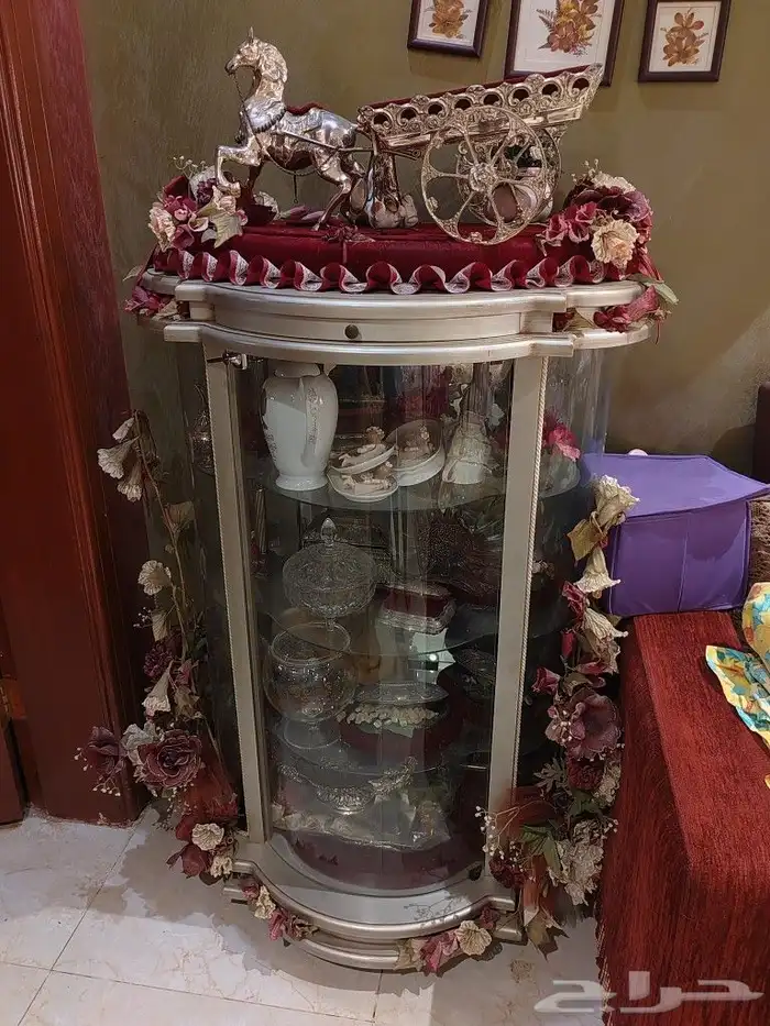 دولاب ملكه ايطالي 0