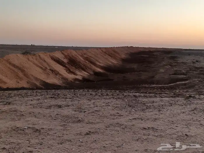 شنان حايل للايجار بلدوزر 155 تعقيم مزارع تسويه تجميع مواد 3