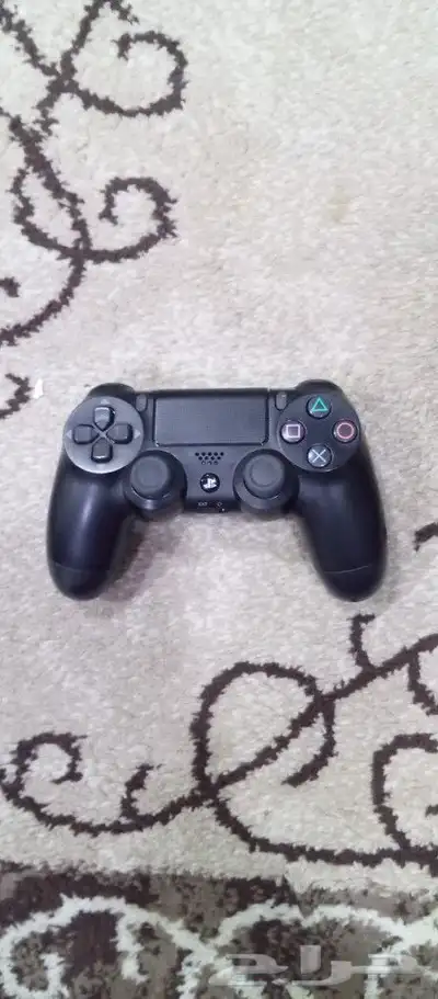 للبيع بلايستيشن (سوني) 4 مستعمل مع شريط Fc 24 3