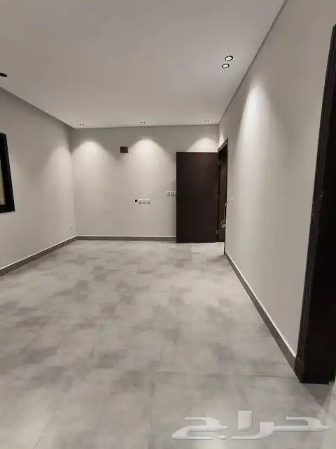 فيلا مع شقه في حي الصالحيه 6