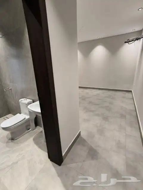 فيلا مع شقه في حي الصالحيه 4