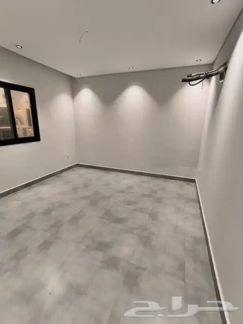 فيلا مع شقه في حي الصالحيه 5