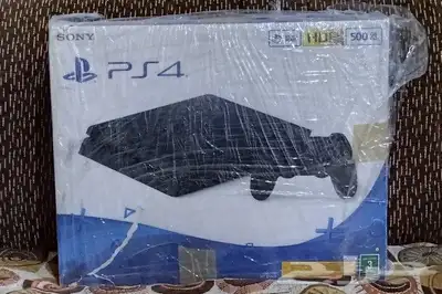 للبيع بلايستيشن (سوني) 4 مستعمل مع شريط Fc 24 0