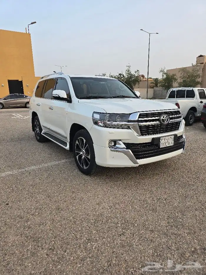 لاندكروزر 2021 فل كامل مالك الأول 1