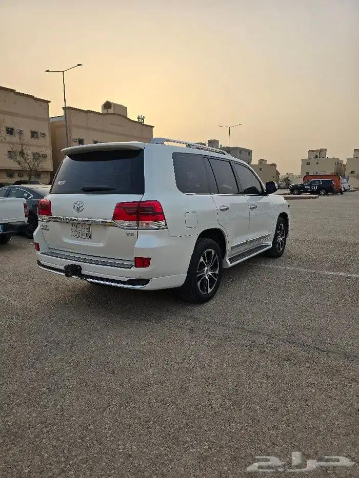 لاندكروزر 2021 فل كامل مالك الأول 2