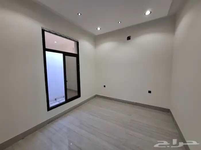 شقة فاخرة 360 متر بحي طويق بها مصعد خاص 12