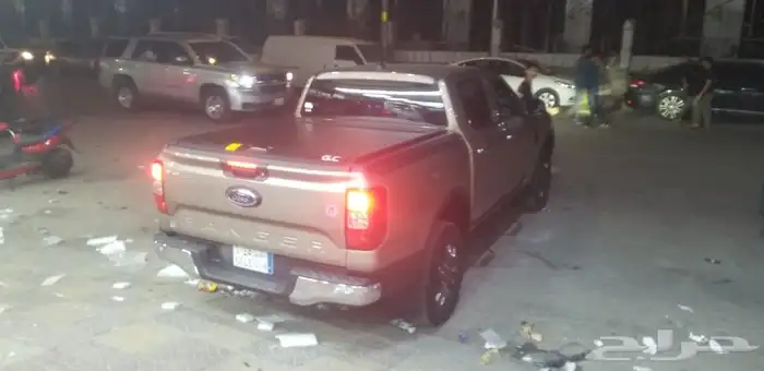 غطاء حوض سحاب على مستوي الحوض مصنوع من الالمنيوم فورد رنجر2 6