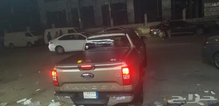 غطاء حوض سحاب على مستوي الحوض مصنوع من الالمنيوم فورد رنجر2 8